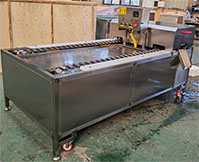 Chicken feet cutting machine